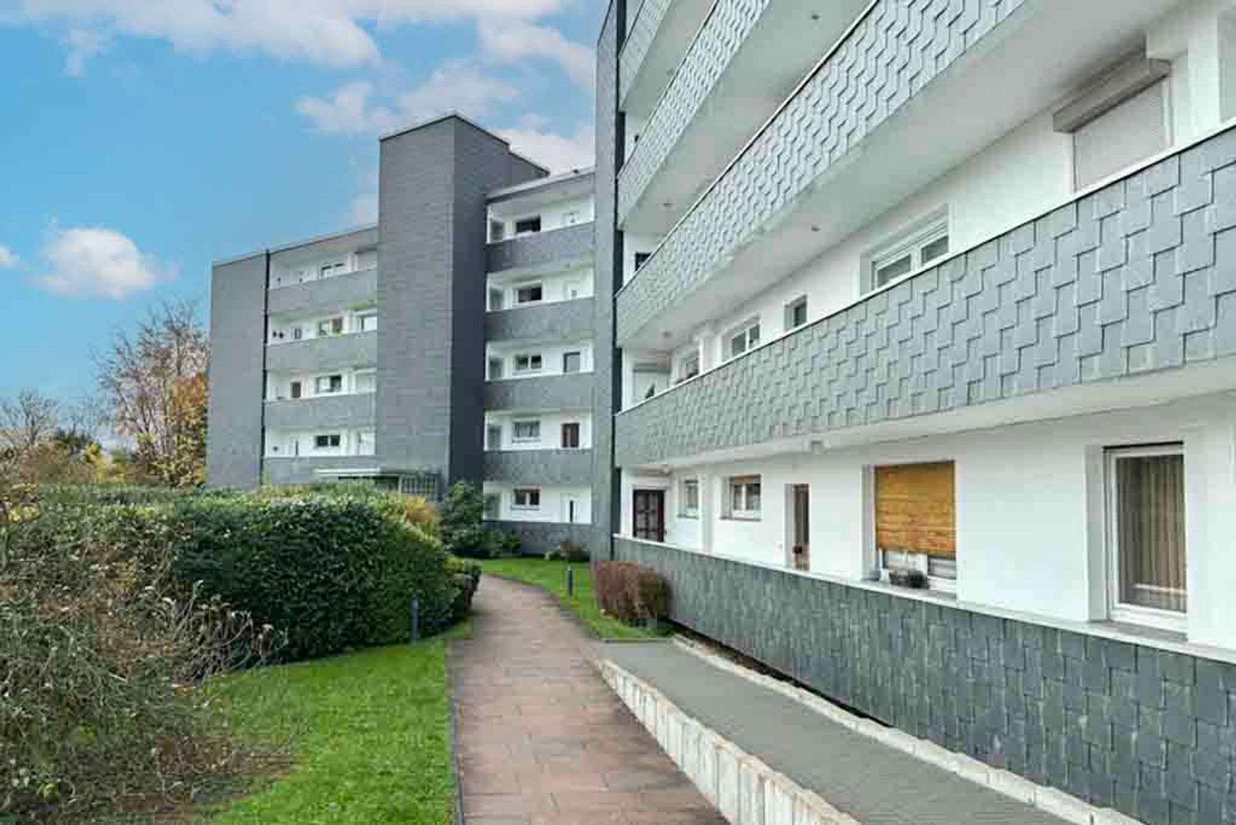 Raum für Alltag & Ideen: 3-Zi.-Erdgeschosswohnung mit großem, überdachtem Balkon, Mettmann Kreis – Bild 1