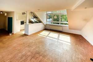 Großzügige Dachgeschosswohnung mit Dachterrasse und Kamin – 45355 Borbeck-Mitte, Essen – Vorschaubild 1