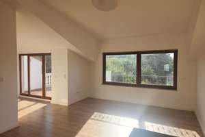 Im Grünen gelegene großzügige  Terrassenwohnung mit weitem Ausblick in einem 2-Fam. Architektenhaus – Die vollständige Adresse der Immobilie erhältst du vom Anbieter., 64291 Arheilgen, Darmstadt – Vorschaubild 5