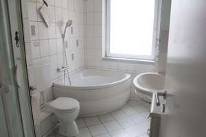 Gepflegtes Zweifamilienhaus mit solider Bausubstanz, Dachterrasse, Kaminofen und Garage! – Die vollständige Adresse der Immobilie erhältst du vom Anbieter., 28237 Lindenhof, Bremen – Vorschaubild 5