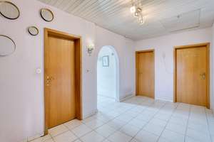 Bungalow mit Entwicklungspotenzial – Ihre Chance zur individuellen Verwirklichung – Die vollständige Adresse der Immobilie erhältst du vom Anbieter., 94437 Mamming – Vorschaubild 3