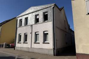Vielseitiges, freistehendes Dreifamilienhaus mit Werkstatt in zentraler Lage von Gladbeck – Die vollständige Adresse der Immobilie erhältst du vom Anbieter., 45964 Gladbeck – Vorschaubild 2