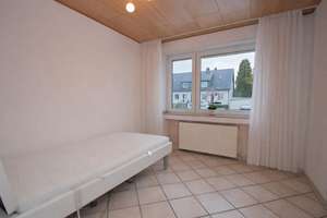 Gepflegtes Dreifamilienhaus in Mönchengladbach-Neuwerk zur Eigennutzung oder Kapitalanlage – Die vollständige Adresse der Immobilie erhältst du vom Anbieter., 41066 Neuwerk-Mitte, Mönchengladbach – Vorschaubild 9