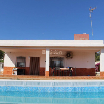 Chalet mit 4 Schlafzimmern in Estivella zu verkaufen.
