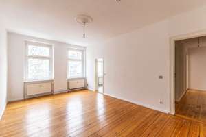 Charmante 2-Zimmer-Altbauwohnung mit großem Potenzial – 3. OG, lichtdurchflutet & zentral – Grünberger Strasse 19, 10243 Friedrichshain, Berlin – Vorschaubild 2