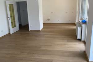 Hochwertig neu renovierte 4 Zimmerwohnung mit Terrasse 