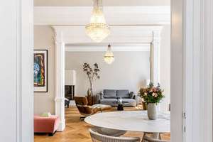 Atemberaubend modernisiertes 4-Zimmer-Altbaujuwel mit stylischem Flair und Balkon – Die vollständige Adresse der Immobilie erhältst du vom Anbieter., 80333 Augustenstraße, München – Vorschaubild 3