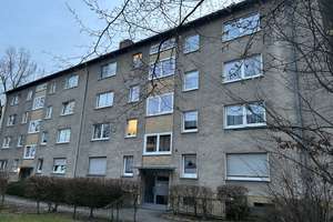Schöne 3 Zimmerwohnung mit Balkon 1 OG