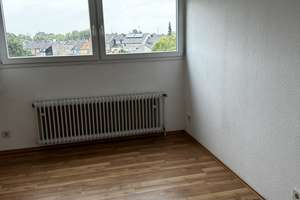 Gepflegte 2- Zimmer und 1-Zimmer Dachgeschosswohnung mit Balkon in zentraler Lage  von M'Gladb – Die vollständige Adresse der Immobilie erhältst du vom Anbieter., 41063 Am Wasserturm, Mönchengladbach – Vorschaubild 4