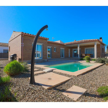 Einfamilienhaus mit Pool, ebenerdig