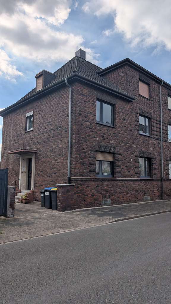 Sehr gepflegtes Mehrfamilienhaus in Duisburg-Hochheide