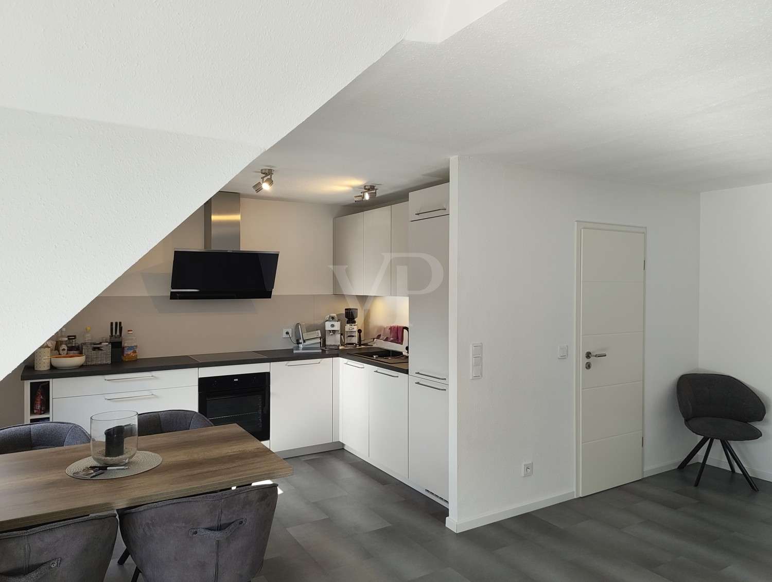 Immobilie in Oestrich-Winkel - Geschmackvoll modernisierte Maisonettewohnung in Rheinnähe - Einziehen und sich wohlfühlen! - Bild 3