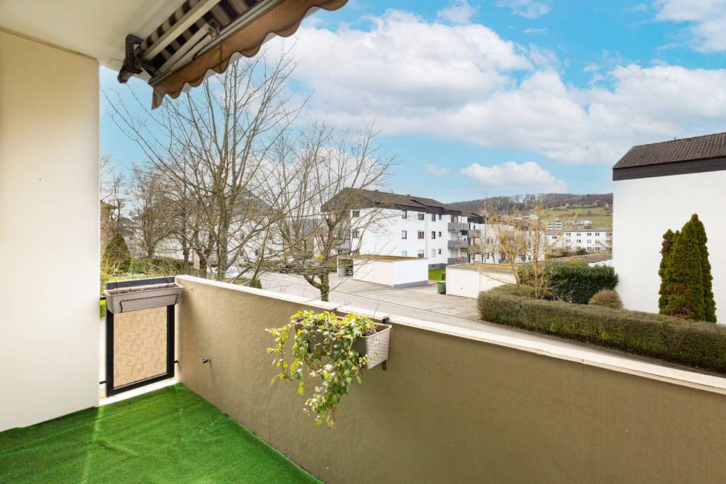 Immobilie in Bad Bergzabern - Attraktive 3-ZKB-ETW in ruhiger Lage mit Stellplatz und Balkon - Bild 1