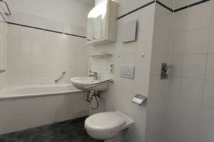 München Großhadern - absolut ruhige, helle  3 Zi., 2 Balkone, EBK, TG, frisch renoviert  FREI!! – Max - Lebsche-Platz 36, 81377 Großhadern, München – Vorschaubild 12
