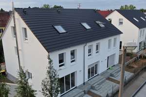 Modernes Reihenendhaus zur Miete
