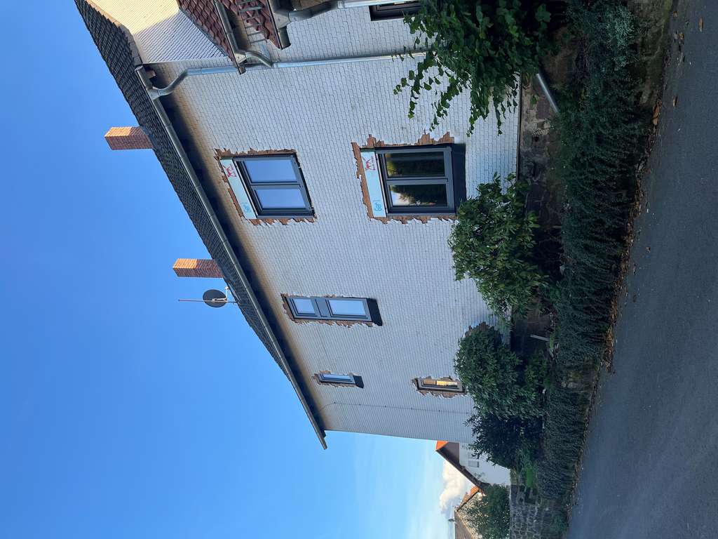 Immobilie in Brachttal - Familienfreundliches Einfamilienwohnhaus mit 2 Garagen, 2 Stellplätzen  und großer Scheune - Bild 4