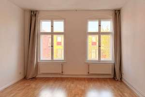 Bezugsfrei: Großzügige 4-Zimmer-Wohnung im Altbau mit Balkon – Buddestraße 7, 13507 Tegel, Berlin – Vorschaubild 3