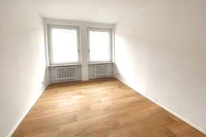 4-Zimmer-Wohnung in Braunschweig. Ideal für WG. 2 Bäder, Mittelbereich, Abstellkammer, Zentrale Lage – Münzstr. 2, 38100 Innenstadt, Braunschweig – Vorschaubild 3