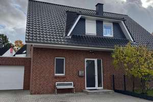 Geräumiges, gepflegtes 4-Zimmer-Haus mit gehobener Innenausstattung in Gelsenkirchen Hassel – Die vollständige Adresse der Immobilie erhältst du vom Anbieter., 45896 Hassel, Gelsenkirchen – Vorschaubild 2