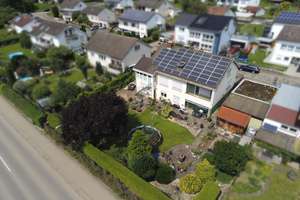 Wohnhaus mit drei Wohnungen, Doppelgarage und mehrere Stellplätze – Die vollständige Adresse der Immobilie erhältst du vom Anbieter., 89604 Allmendingen – Vorschaubild 1