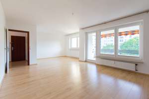 2,5-Zimmer-Wohnung mit großer Loggia, EBK & Garage in ruhiger Waldrandlage