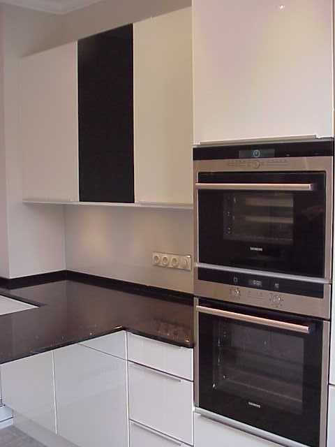 Traumhafte 4-Zimmer Altbauwohnung in bester Westendlage...V-E-R-M-I-E-T-E-T.. image 2