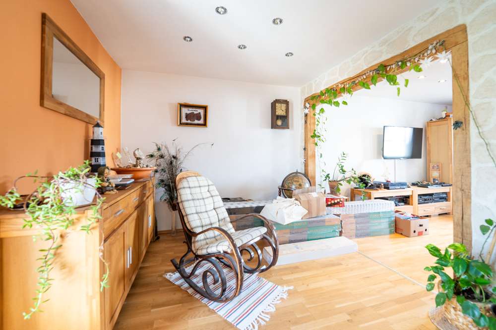 Immobilie in Weisel - *** Charme, Wärme und jede Menge Möglichkeiten*** - Bild 2