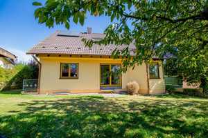 Gepflegtes Einfamilienhaus mit Garten und Garage in traumhafter Lage – ideal für Familien! – Mittelring 13, 7586 Greiz (Kreis) – Vorschaubild 2