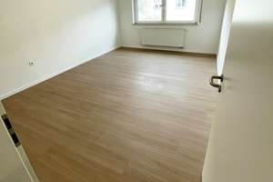 Sofort frei & ohne Provision - Renovierte 3-Zimmer-Wohnung mit Balkon – U-Bahn um die Ecke – Die vollständige Adresse der Immobilie erhältst du vom Anbieter., 90461 Hummelstein, Nürnberg – Vorschaubild 2