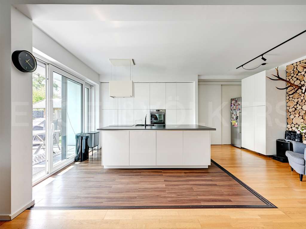 Immobilie in Putzbrunn - Modernes Mehrgenerationenhaus mit Charme - 3 großzügige Wohneinheiten in Putzbrunn - Bild 2