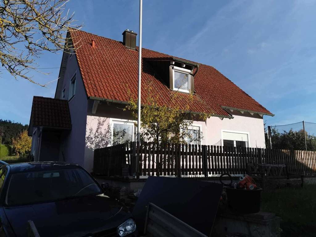 Immobilie in Vilseck - Charmantes Einfamilienhaus in ruhiger Traumlage – ideal für Familien & Naturliebhaber - Bild 2