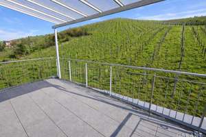 "Penthouse-Feeling am Weinberg" 3 Zimmer-DG-Wohnung mit Aufzug & TG-Platz!