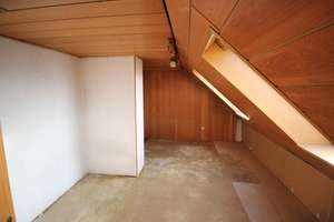 Duisburg- Neuemkamp, sanierungsbedürftige Wohnung über 2 Ebenen angelegt – Am Jägerloch 11, 47059 Neuenkamp, Duisburg – Vorschaubild 10