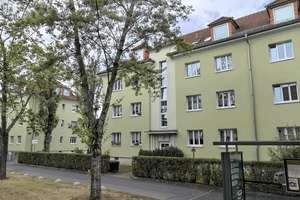 Charmante 2-Zimmer-Wohnung in gepflegtem, ruhig gelegenem Wohnensemble 1998 hochwertig saniert – Die vollständige Adresse der Immobilie erhältst du vom Anbieter., 1237 Seidnitz/Dobritz, Dresden – Vorschaubild 3