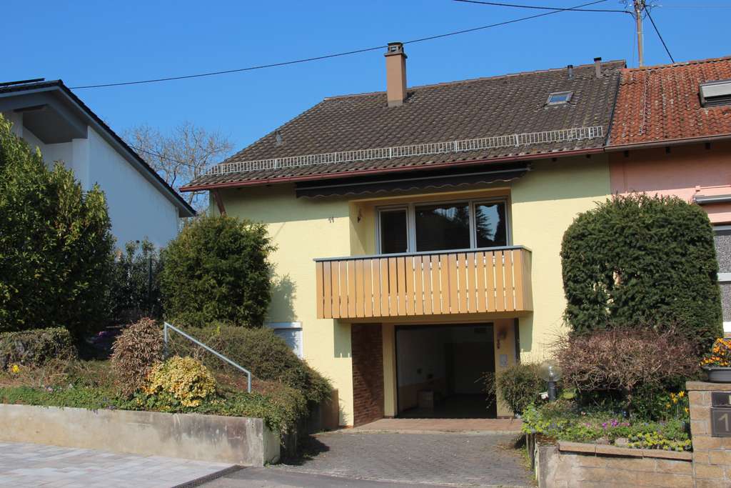 Immobilie in Untergruppenbach - Gepflegtes Doppelhaus mit 6,5 Zimmern in Untergruppenbach - Bild 1