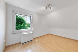 Lichtdurchflutete 4-Zimmer-Wohnung in begehrter Lage.  – Die vollständige Adresse der Immobilie erhältst du vom Anbieter., 45289 Burgaltendorf, Essen – Vorschaubild 3