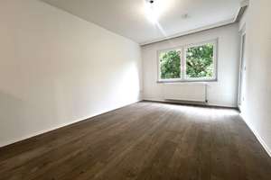++ SUPER GEMÜTLICHE WOHNUNG MIT BALKON UND EINBAUKÜCHE IM GRÜNEN ++