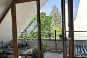 Exklusive Split-Level-115 qm Maisonette in Flehe – „Haus im Haus“, Dachloggia, klimatisiert