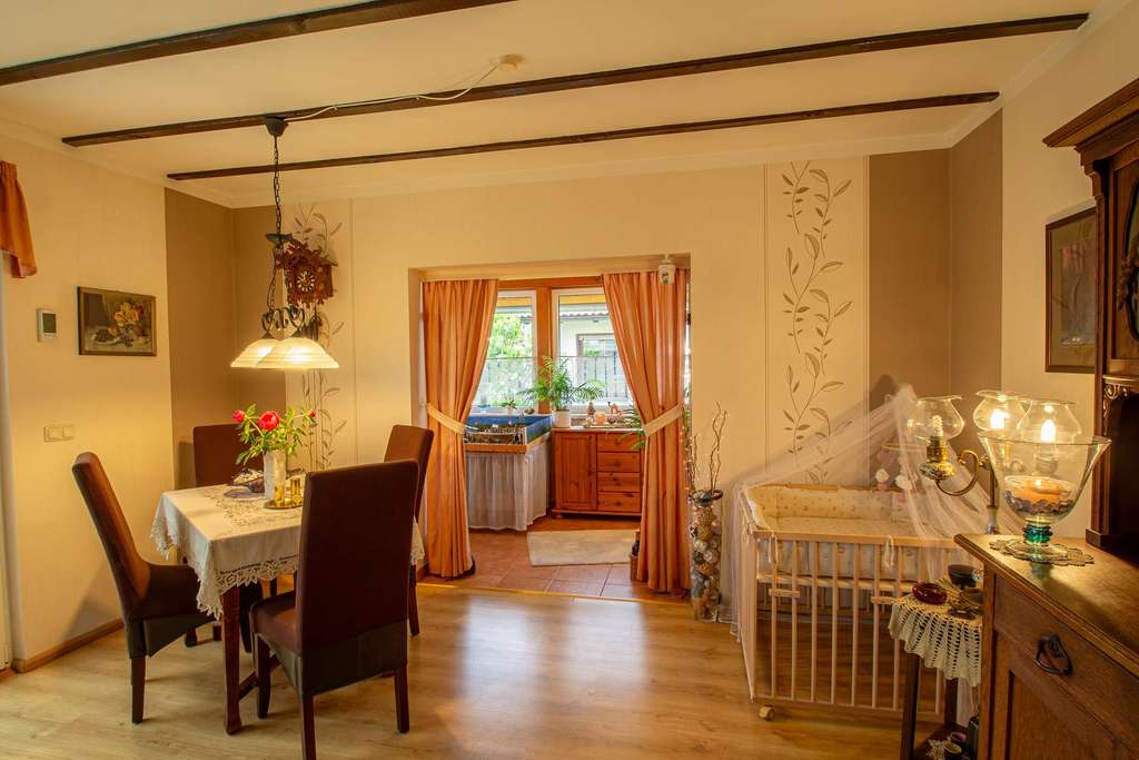Immobilie in Föritztal - Großzügiges Einfamilienhaus mit Garage & Wohlfühlfaktor - Bild 2