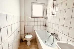 Attraktive 2-Zimmer-Wohnung mit Einbauküche in Wuppertal – Albertstraße 88, 42289 Wuppertal – Vorschaubild 3