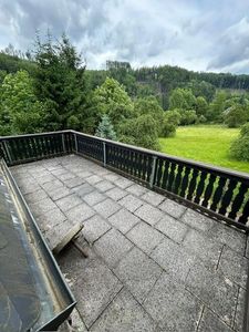Idyllisch gelegenes 7-Zi. EFH mit 2 Balkonen, Carport, 3 Bädern und Garage im schönen Zschopautal