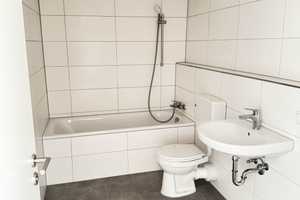 Exklusive 2-Zimmer-Erdgeschosswohnung mit Balkon in Regensburg – Blaue-Stern-Gasse 9, 93047 Regensburg – Vorschaubild 3