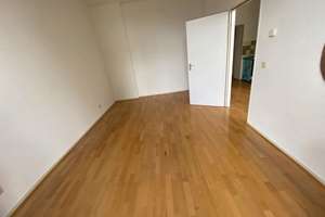 Helle 2-Zimmer Altbau-Wohnung mit Balkon in zentraler Lage zu vermieten – Die vollständige Adresse der Immobilie erhältst du vom Anbieter., 40476 Golzheim, Düsseldorf – Vorschaubild 4