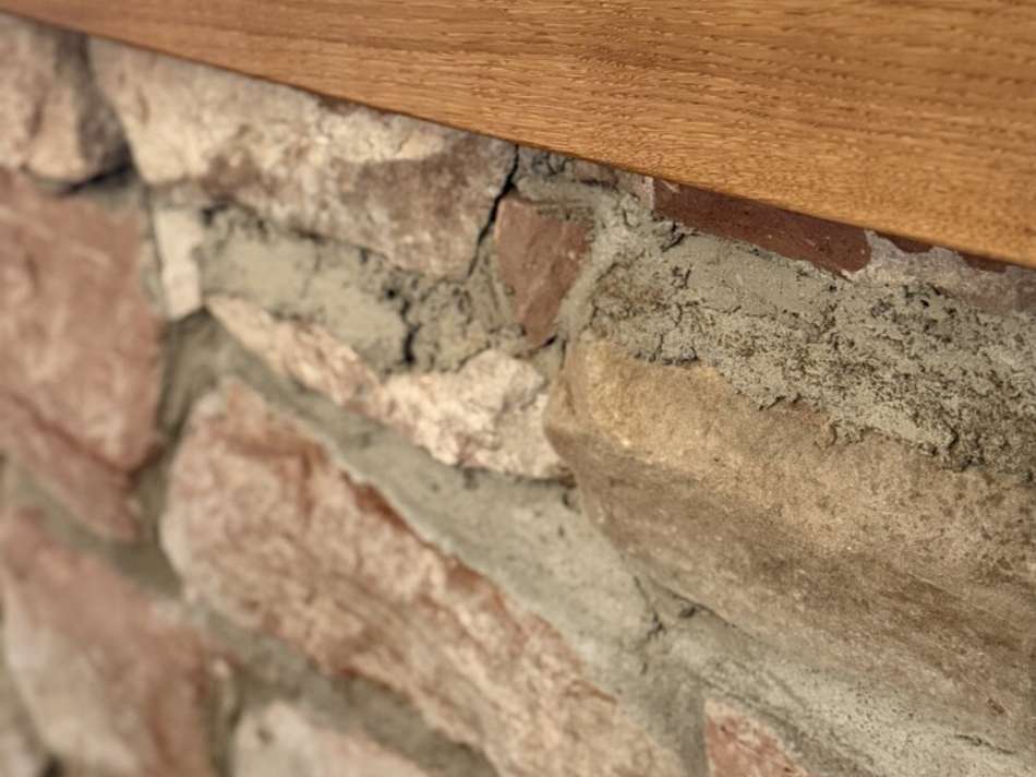Sandsteinmauer-Detailansicht