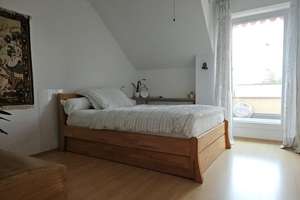 Helle 2,5-Zimmer-Dachgeschosswohnung mit großer Terrasse, Einbauküche und Tiefgaragenstellplatz – Die vollständige Adresse der Immobilie erhältst du vom Anbieter., 91052 Röthelheim, Erlangen – Vorschaubild 9