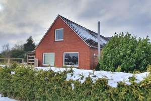Sanierungsbedürftiges Einfamilienhaus 
in Kanallage von Wiesmoor – Die vollständige Adresse der Immobilie erhältst du vom Anbieter., 26639 Wiesmoor – Vorschaubild 2