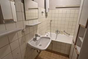 ruhig gelegene 4-Zimmer-Wohnung mit Balkon – Schönbachstrasse 12, 86154 Oberhausen-Nord, Augsburg – Vorschaubild 12