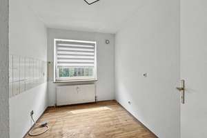 Sofort beziehbare 4-Zimmer-Eigentumswohnung in Nürnberg-Gärten bei Wöhrd – Die vollständige Adresse der Immobilie erhältst du vom Anbieter., 90489 Wöhrd, Nürnberg – Vorschaubild 6