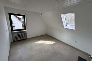 Schönes Zweifamilienhaus mit frisch sanierten Wohnungen – Am Eichenrangen 23, 90571 Schwaig bei Nürnberg – Vorschaubild 10
