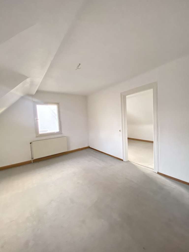 Immobilie in Kist - Charmantes Einfamilienhaus mit Balkon, Innenhof und geräumiger Scheune - Bild 3